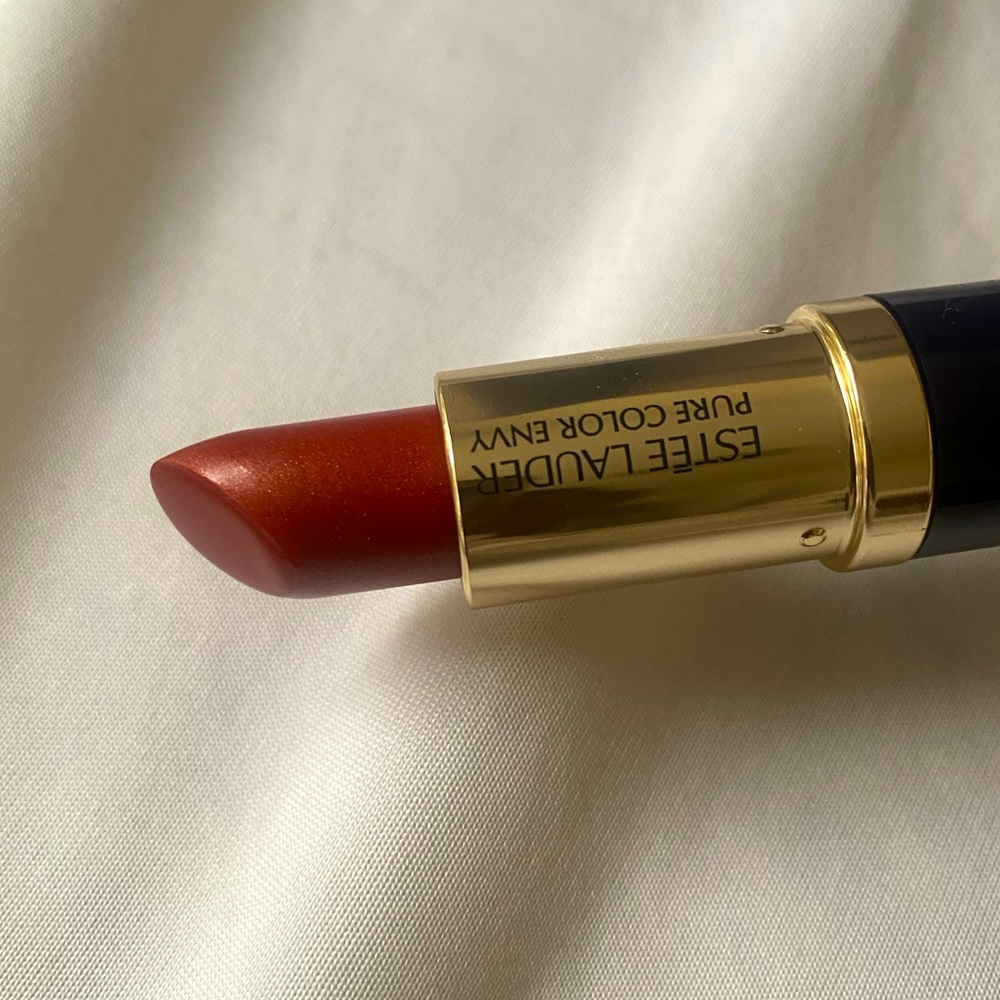 Estée Lauder  Pure Color Liptstick: Slow Burn